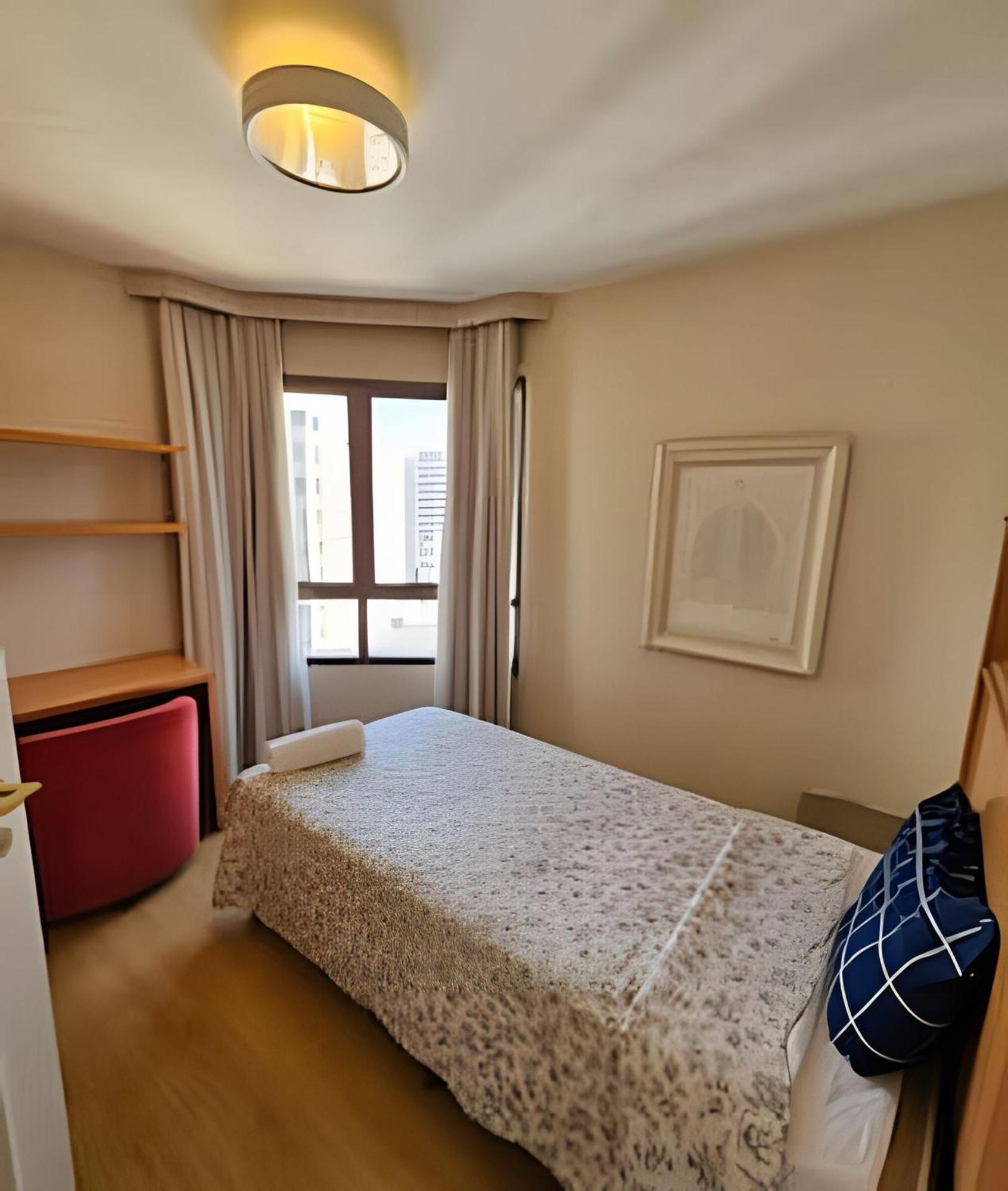 Flat Com Dois Quartos Em Moema Apartamento *